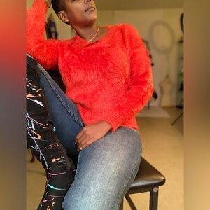 📲ONLY A FEW LEFT LONG SLEEVE CHUNKY FUZZY SWEATER